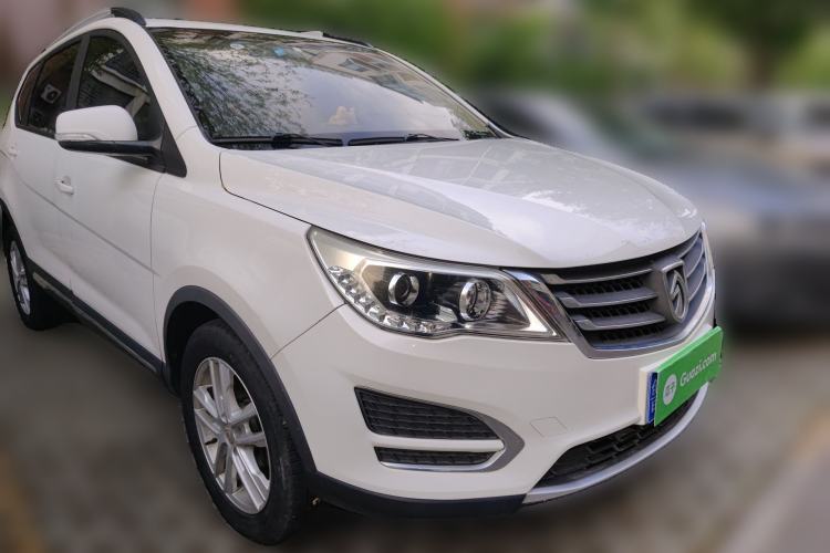 Used Baojun 560 2016 1.8L Manual Value Edition Front Right 45 Deg