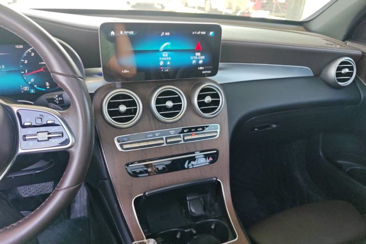 Used Mercedes-Benz GLC 2020 Facelift GLC 300 L 4MATIC Dynamic Edition