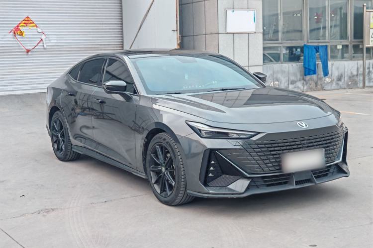 Used CHANGAN UNI-V 2022 1.5T Prestige Version
