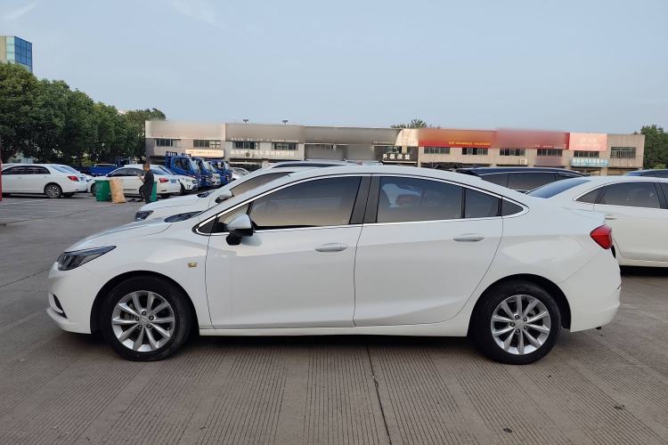 Used Chevrolet Cruze 2017 1.5L Automatic Pioneer Sunroof Edition