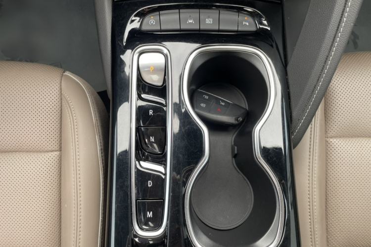 Used Buick Envision 2021 Encore Plus 652T Five-Seat Luxury Model Interior 7