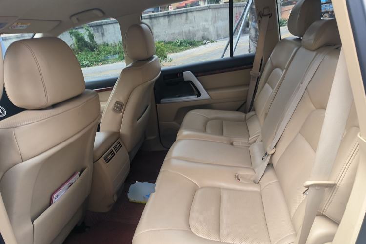 Used Toyota Land Cruiser 2015 4.0L V6 Middle East Low-Trim Version Left Rear Seat