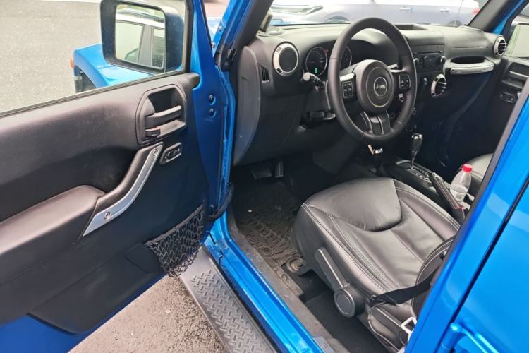 Used Jeep Wrangler 2015 3.0L Sahara Four-Door Edition
