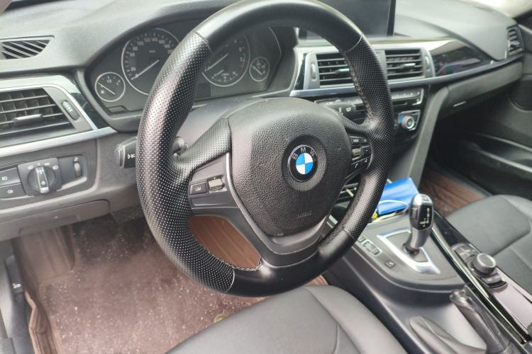 Used BMW 3 Series 2017 318i Fashion Model Steering Wheel
