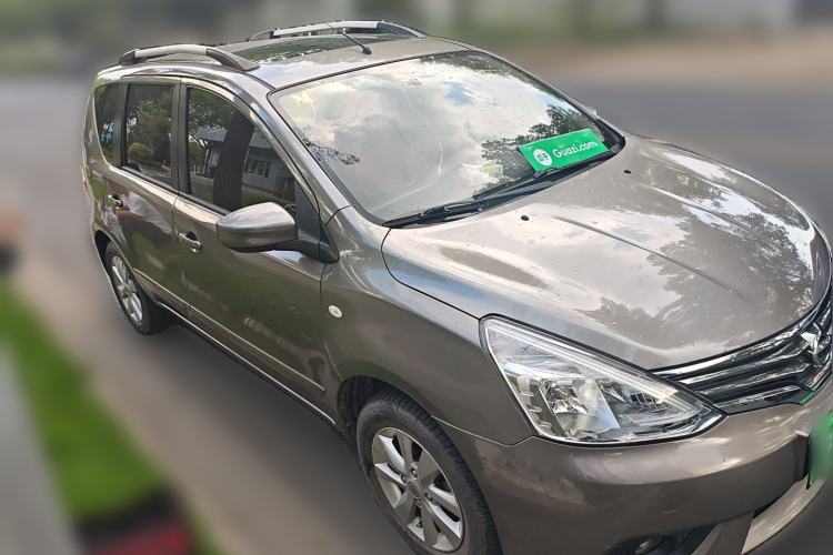 Used Nissan Livina 2015 1.6XL Manual Luxury Edition
