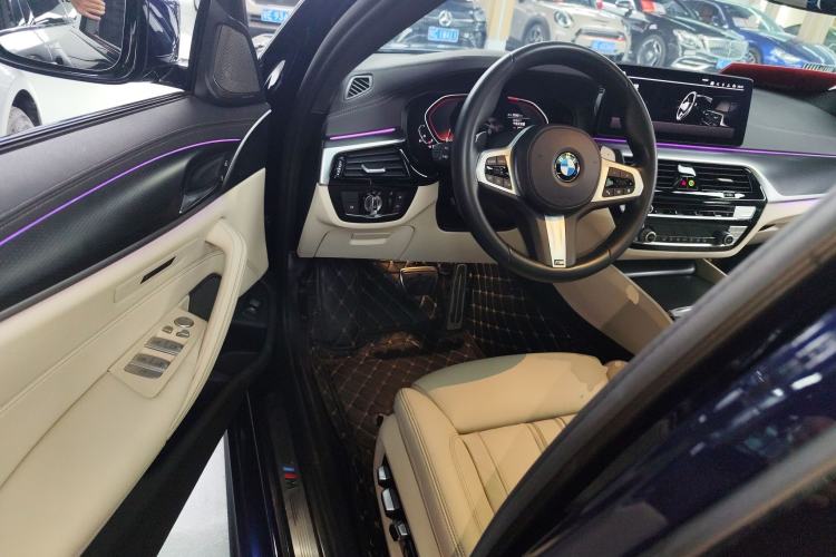 Used BMW 5 Series 2022 530i Sport Line M Sport Package Driver Seat