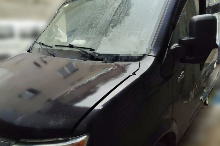 Used Dongfeng Yufeng 2021 2.4T Rear-Drive Logistics Vehicle Long Wheelbase Mid-Roof 6-9 Seater China VI Emission Standard YCY24140-60