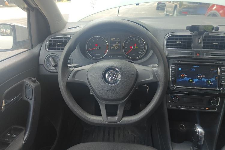 Used Volkswagen Polo 2014 1.6L Automatic Comfort Edition Steering Wheel