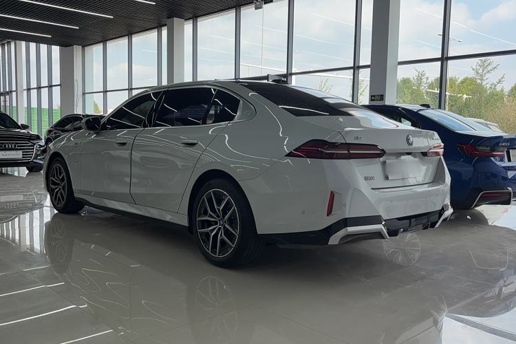 Used BMW i5 2024 eDrive 35L M Sport Package
