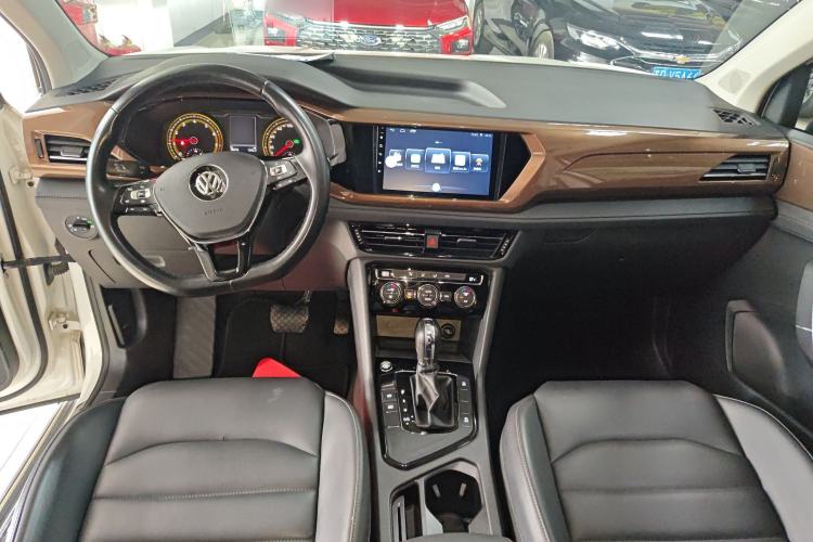 Used Volkswagen Tharu 2020 280TSI Two-Wheel Drive Comfort Edition China VI Standard Center Console