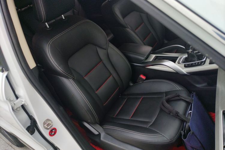 Used Geely Auto Emgrand X7 Sport 2020 1.8TD Manual Two-Wheel Drive Zhiya Model Right Front Seat