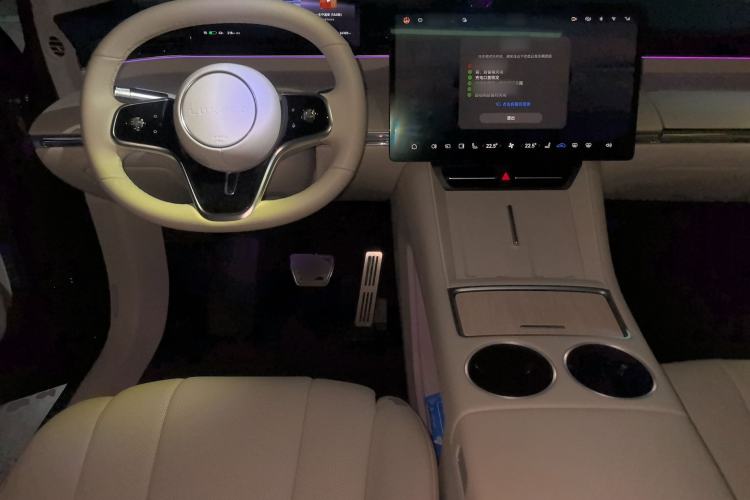 Used Hima Luxeed R7 2024 All-Electric 667 km Max
