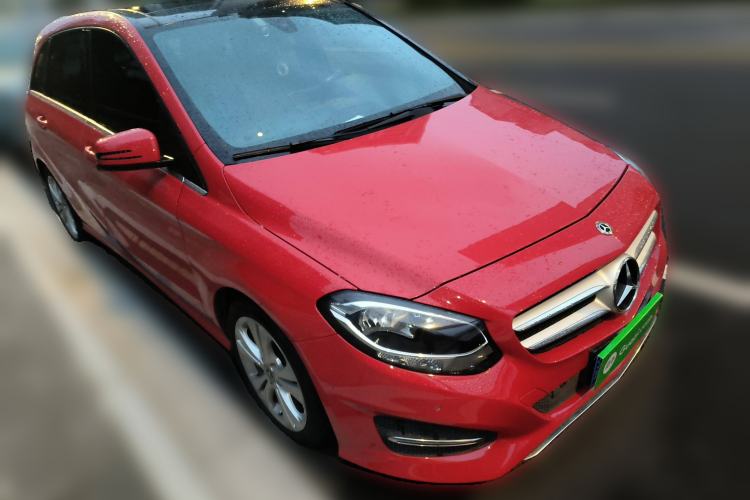 Used Mercedes-Benz B-Class 2017 B 200 Sport Edition Front Right 45 Deg