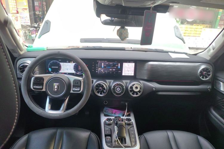 Used Tank 300 2021 2.0T Wind & Forest Iron Rider Center Console