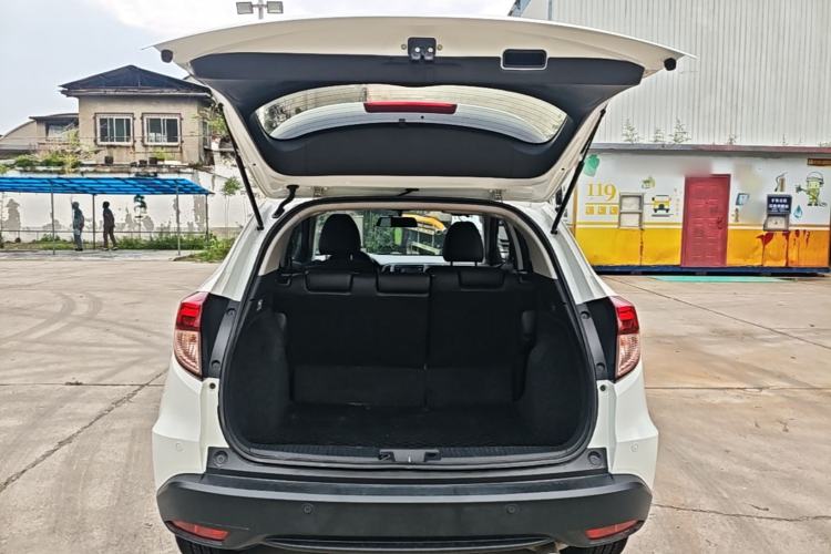 Used Honda Vezel 2015 1.8L CVT 2WD Luxury Model
