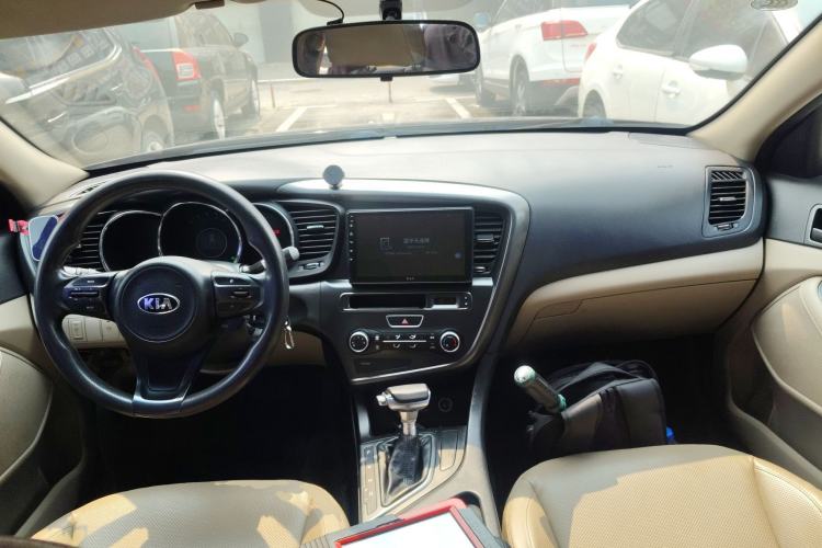 Used Kia K5 2015 2.0L Automatic GL Center Console