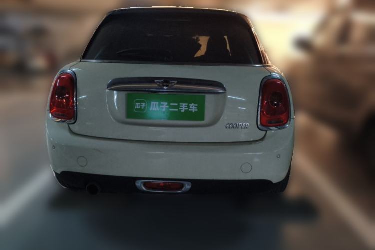 Used MINI 2015 1.5T COOPER Fun Five-Door Edition Rear