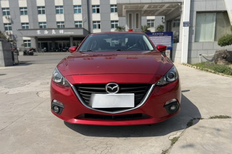 Used Mazda 3 Axela 2016 Sedan 1.5L Manual Comfort Model