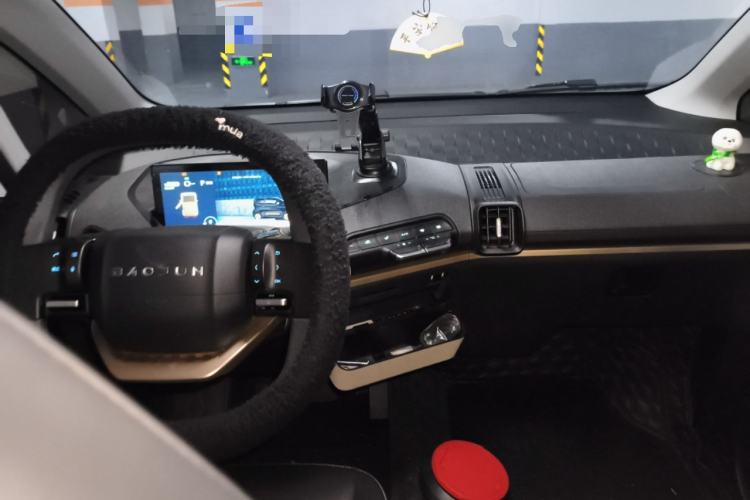 Used Baojun KiWi EV 2022 Artist Lite Edition Ternary Lithium Center Console