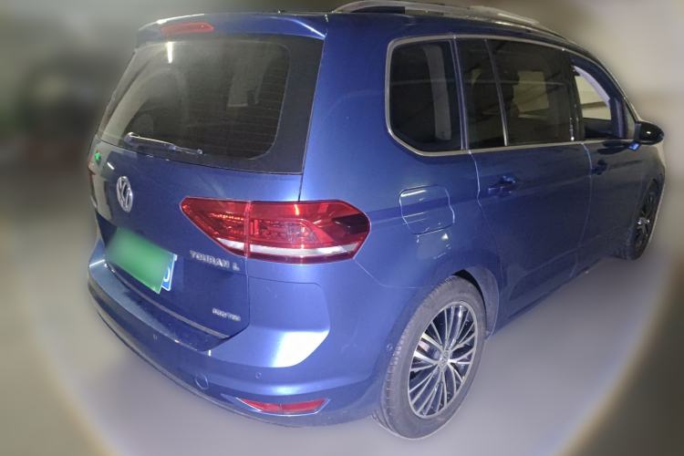 Used Volkswagen Touran 2016 Volkswagen Touran L 330TSI DSG Luxury Edition Rear Right 45 Deg