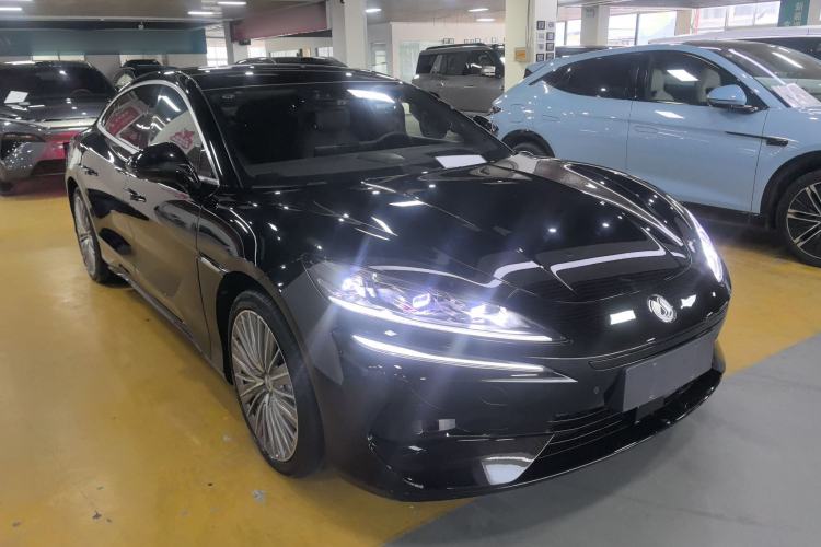 Used Denza Z9 2024 1100 km All-Wheel-Drive Ultra Version