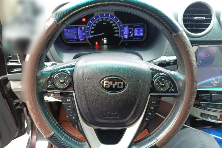 Used BYD S7 2015 2.0T Automatic Prestige Model Steering Wheel