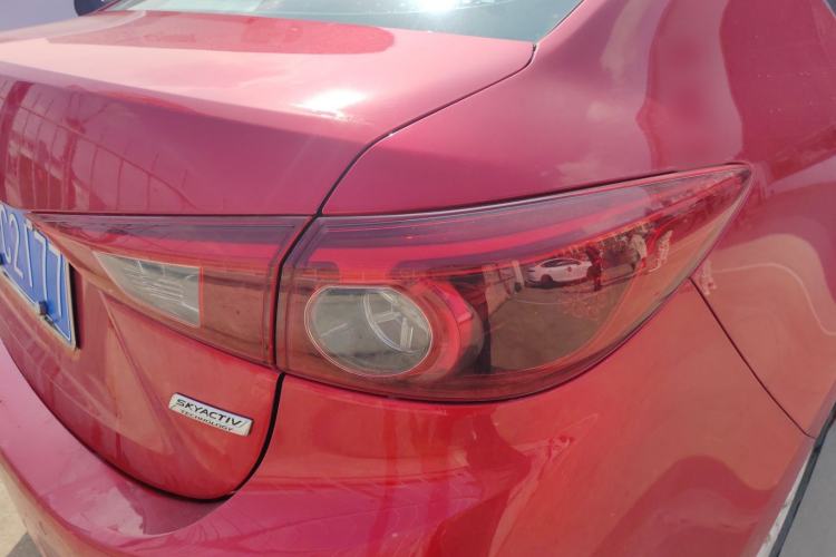 Used Mazda 3 Axela 2017 Sedan 1.5L Automatic Luxury Model Emission Standard China V
