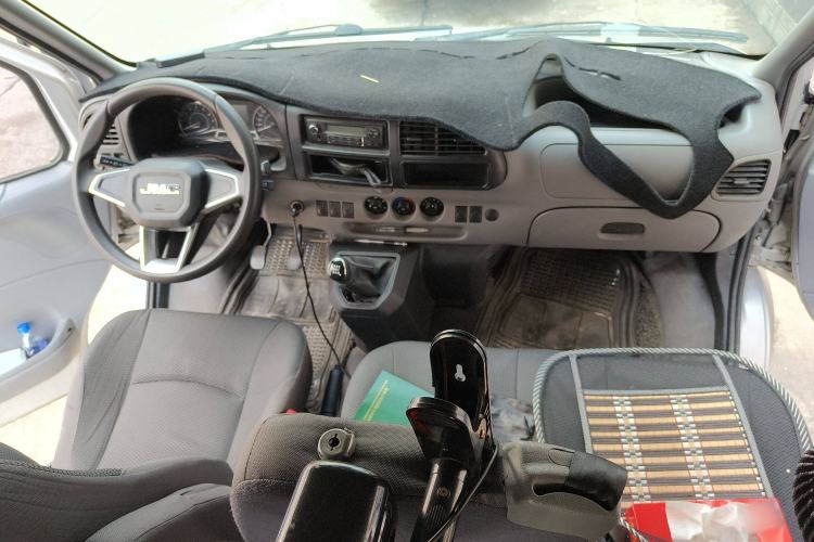 Used JMC Transit 2019 2.8T Commercial Version Short Wheelbase Mid-Roof 6-Seater China VI JX493