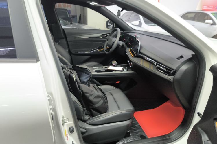 Used CHANGAN OSHAN X5 PLUS 2023 Revised 1.5T DCT Excellence Edition
