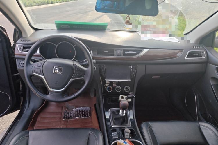 Used Zotye Z500 2015 1.5T Manual Luxury Model Center Console