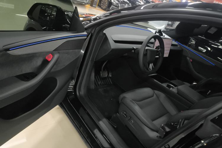 Used Tesla Model Y L 2025 Model Long-Range All-Wheel-Drive Version