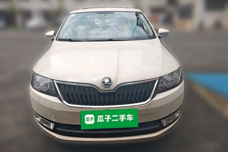 Used Skoda Rapid 2015 1.6L Manual Smart Selection Model