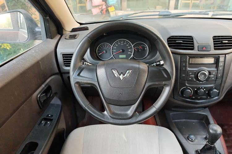 Used Wuling Hongguang 2015 1.5L S Basic Version China V Standard