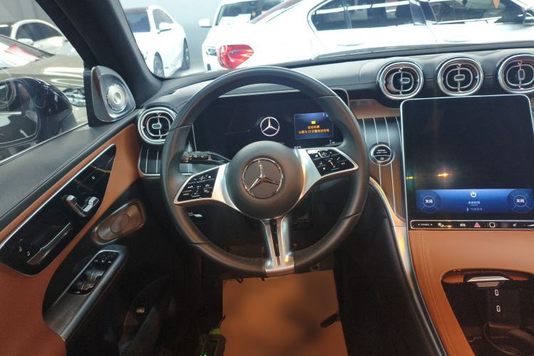 Used Mercedes-Benz GLC 2023 GLC 260 L 4MATIC Dynamic Edition 5-seater