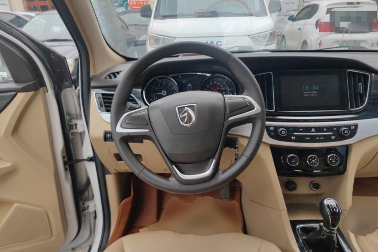 Used Baojun 730 2016 1.5L Manual Comfort Version 7 Seats China V Emission Standard