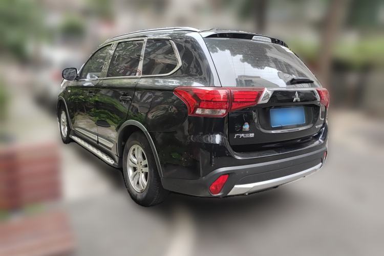 Used Mitsubishi Outlander 2016 2.0L Two-Wheel Drive Fashion Edition 5 Seats
