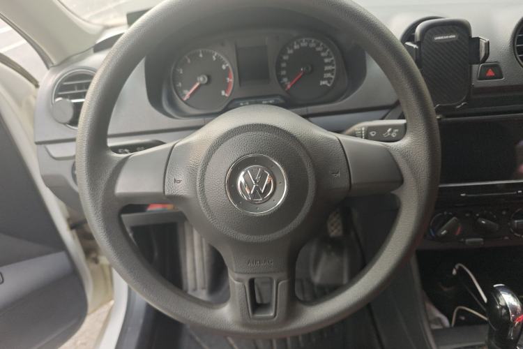 Used Volkswagen Jetta 2015 Value Edition 1.6L Automatic Fashion Version Steering Wheel