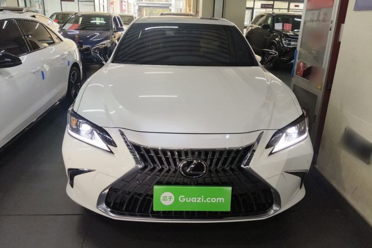 Used Lexus ES 2022 200 Excellence Edition
