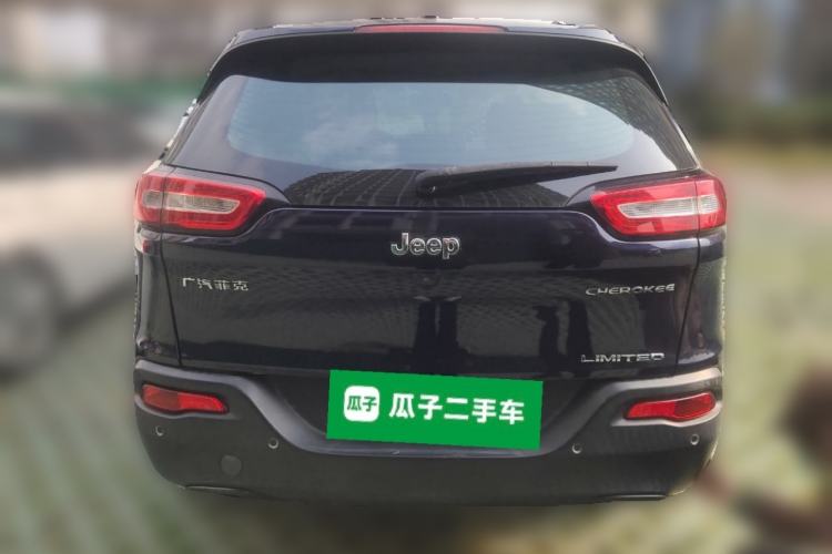 Used Jeep Cherokee 2016 2.0L Superior Edition
