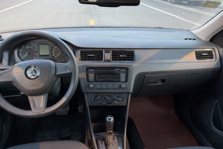 Used Skoda Rapid Spaceback 2014 1.6L Automatic Enjoyment Edition
