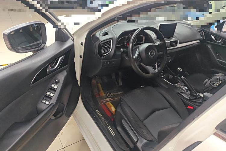 Used Mazda 3 Axela 2014 Sedan 1.5L Manual Comfort Model