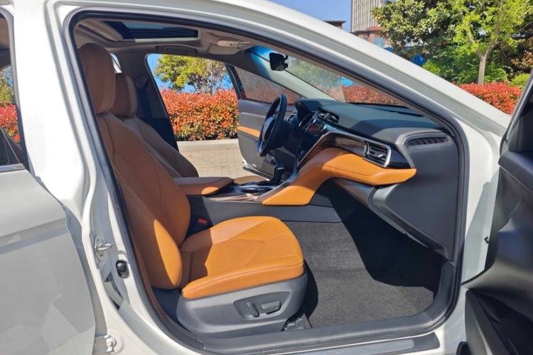 Used Toyota Camry 2019 Revised Version 2.0G Luxury Edition Interior 2