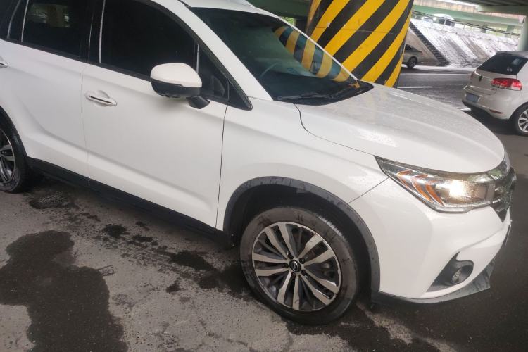 Used GAC Trumpchi GS4 2017 235T Automatic Two-Wheel Drive Luxury Smart Connectivity Version Front Right 45 Deg