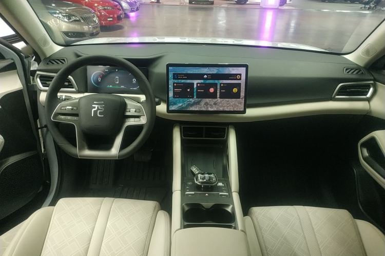 Used BYD Yuan UP 2024 401KM Leading Edition Center Console