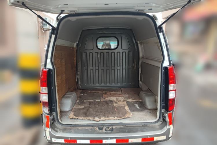 Used Jinbei New Hiace X30L 2018 1.5L Box Truck Wealth Edition DLCG14 Trunk