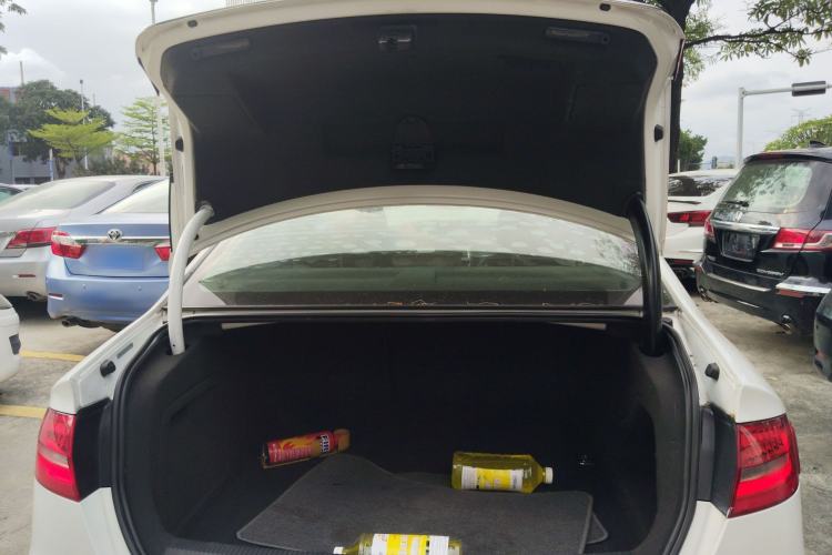 Used Audi A4L 2015 35 TFSI Automatic Comfort Model Trunk