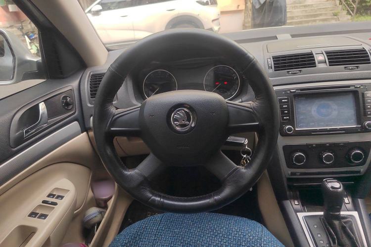 Used Skoda Octavia 2015 Classic Model 1.6L Automatic Yijie Version