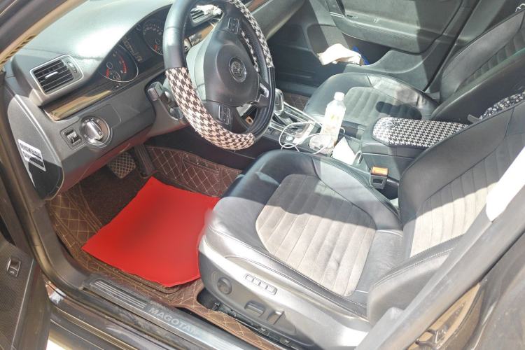 Used Volkswagen Magotan 2012 2.0 TSI Ultimate Edition Left Front Seat