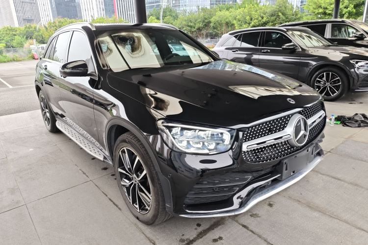 Used Mercedes-Benz GLC 2022 Second Facelift GLC 260 L 4MATIC Luxury Edition Front Right 45 Deg