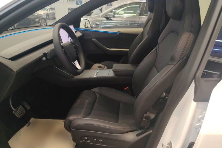 Used Tesla Model Y L 2025 Model Long-Range All-Wheel-Drive Version
